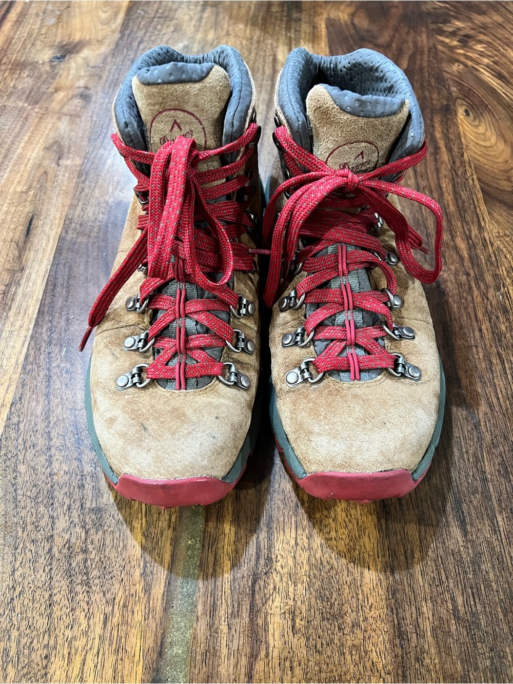 Danner Mountain 600 Waterproof Hiking Boots Brown Red Women's Size 7
